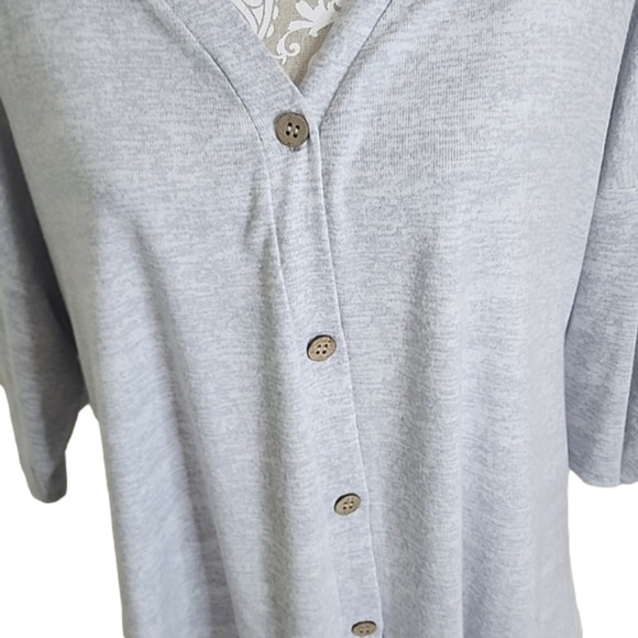 Belle by Belldini button gray top, size 3X - Picture 2 of 8
